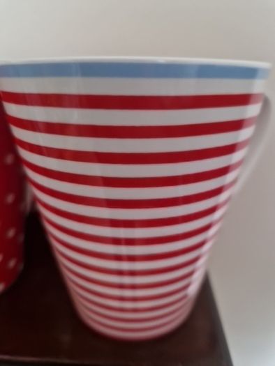 porcelain mugs