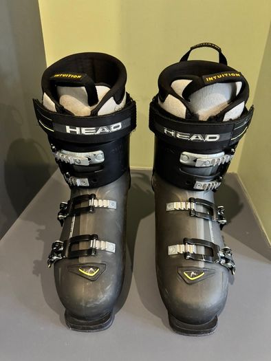 Ski Boots (Mens UK 9.5)