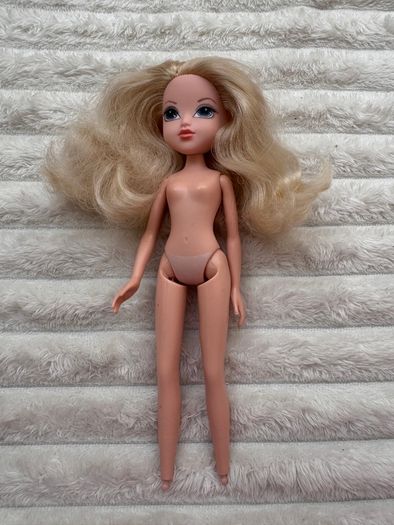 2009 MGA Moxie Girlz  Avery Nude Used Please see photos