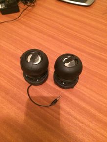 x mini speakers