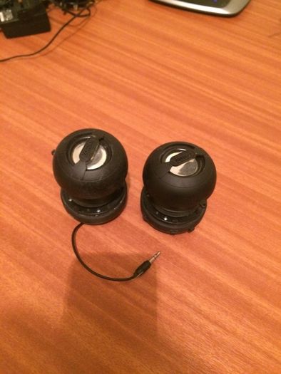 x mini speakers