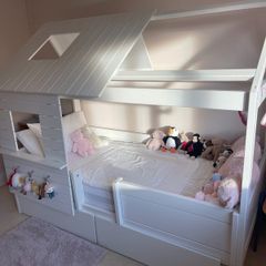 Kids house Bed