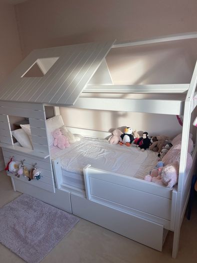 Kids house Bed