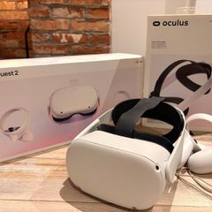 Meta Quest 2 VR Headset 128GB + Official Elite Strap + 2 Controllers