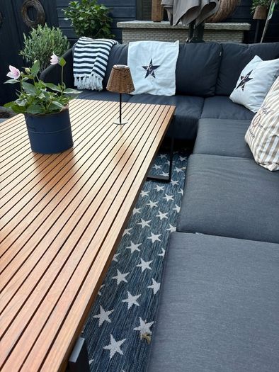 Ex display limited edition 200cm x 300cm navy and white star print indoor/outdoor rug