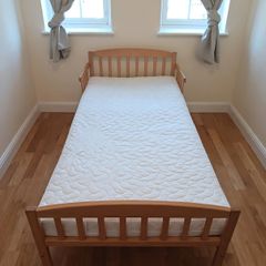 Toddler bed