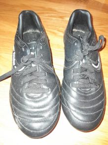 Football boots, size 1 (33 eu)