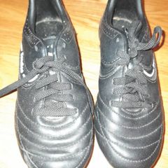 Football boots, size 1 (33 eu)