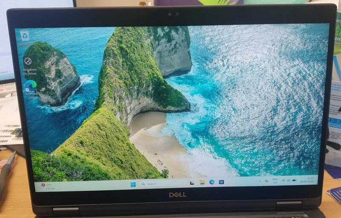 Dell Latitude 7390 2-in-1 - Core i5 8th Gen | 16GB RAM | Touchscreen | Windows 11 Pro