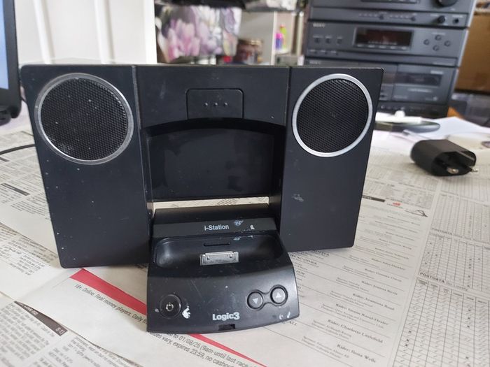Logik 3  i-station, IPOD speaker, working fine, ideal portable music