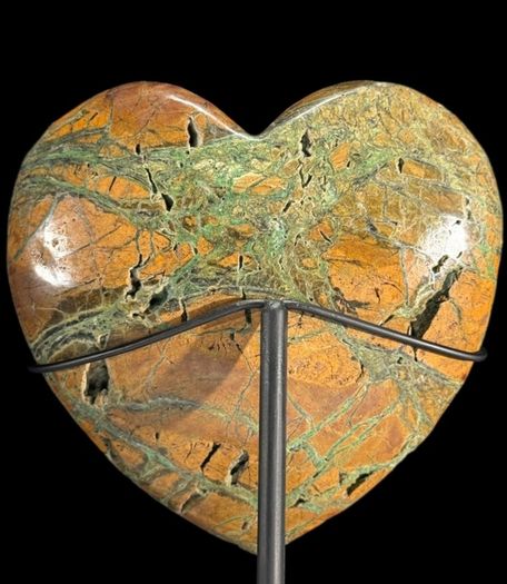 Exquisite Polished Green Smithsonite Heart on Custom Display Stand (21.3 x 15 x 8cm) - Natural Stone