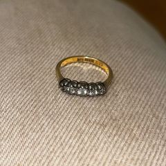 18ct gold ring 2.9g