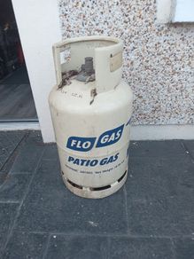 Patio gas bottles (full)
