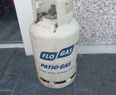 Patio gas bottles (full)