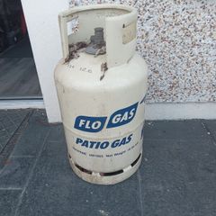 Patio gas bottles (full)