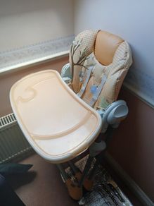Chicco Polly 2-in-1 Highchair (Orange Wood Friends Pattern)