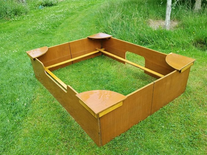 Portable Dog Whelping Box