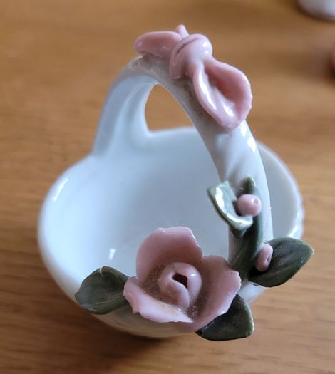 Miniatures from China / Porcelain SALE