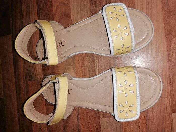 Petasil brand, real leather girls' sandals, size UK4, EU37. Yellow & white design.