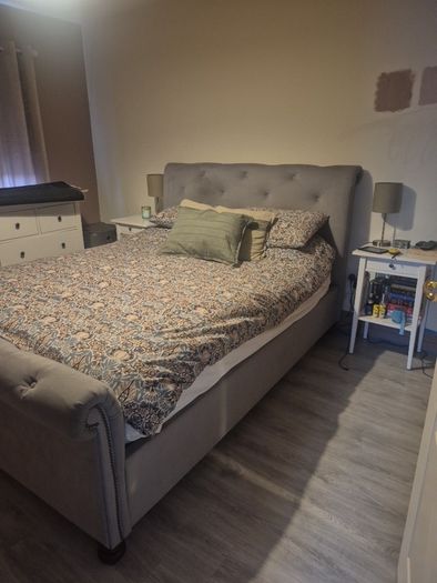 King size bed