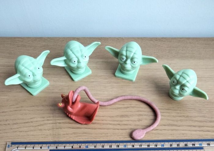 Star Wars merch and loose stuff