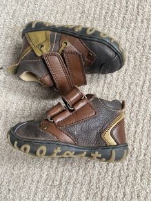 Baby boots leather size 4 European 20 near new unisex