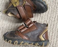 Baby boots leather size 4 European 20 near new unisex