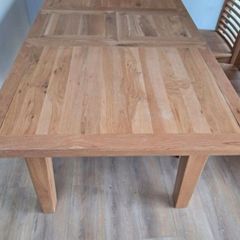 Solid Oak Extendable Dining Table