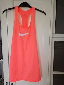 Women's Nike top
