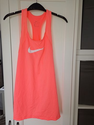 Women's Nike top