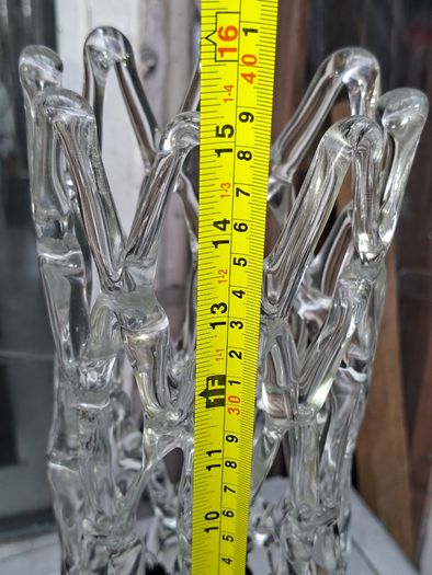 NewBridge Lattice Web Art Glass Vases, Price is for 1 only,  featuring a distinctive woven pattern and a contrasting dark base in Good Condition no chips or cracks Postage Available
