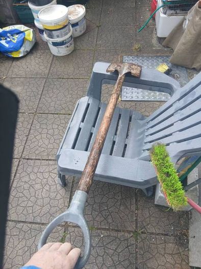 gardening spade
