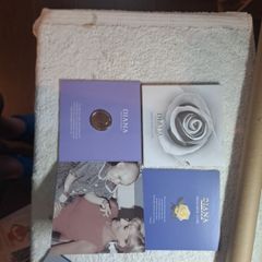 Diana memorial 5 pound coin.
