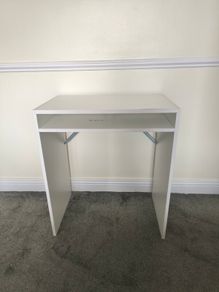 desk &chair