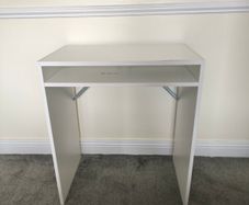 desk &chair