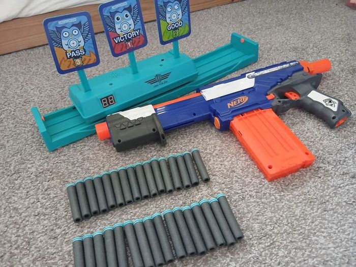 Nerf gun with bullets amd moving target shooter