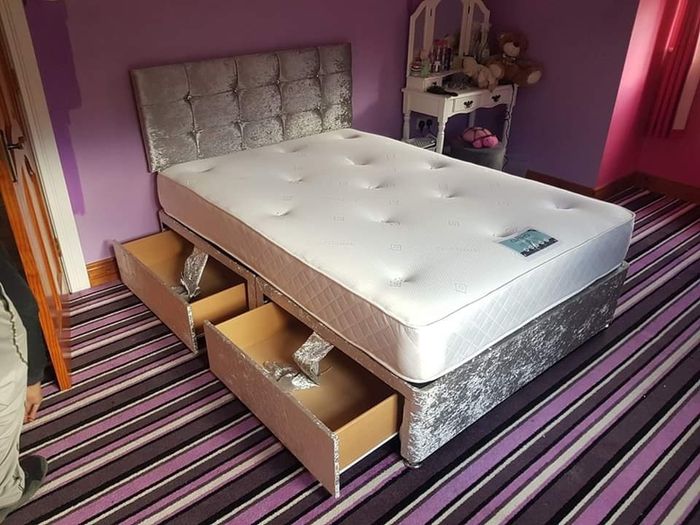 New Stylish Double 4ft, 4ft6, King 5ft And 6ft Superking Sizes Divan Beds Instock. Drawers And Optional Tufted Mattresses Available. Free Delivery