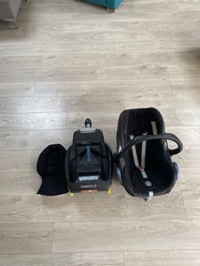 Maxi cosi isofix infant seat (13kg) and newborn insert