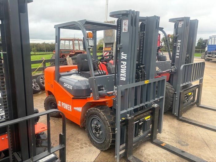 Diesel forklifts 2.5,3,3.5,5 ton available