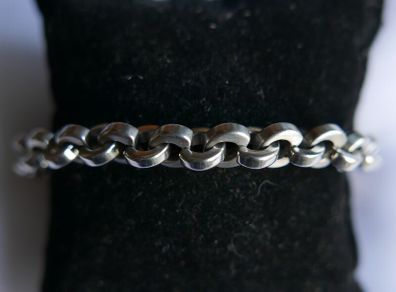 Rounded Steel Armband 8"