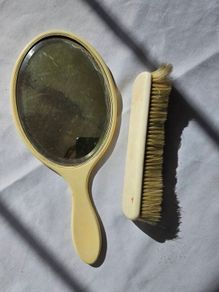 Vintage vanity set