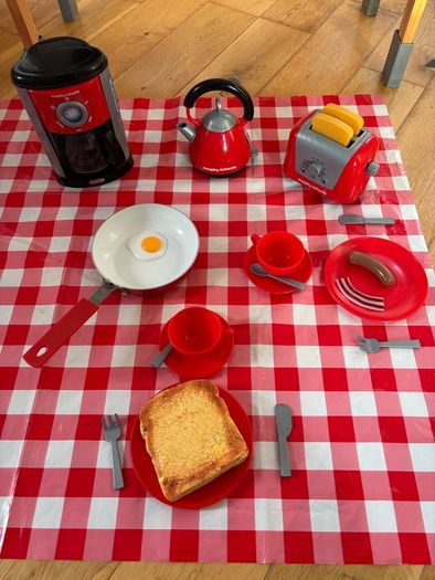 Play Kitchen and Accessories