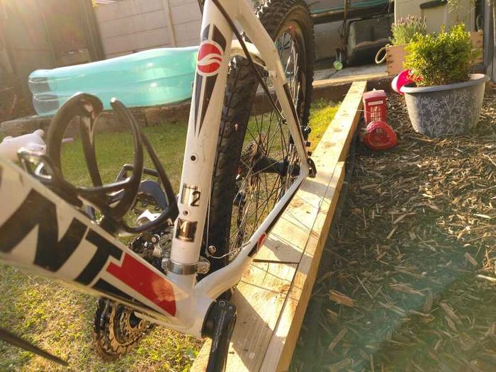 Giant Xtc 2 Mountain Bike (Medium, 26" Wheel)