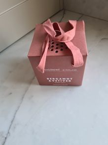 Considered by Helen James Bergamot & Vetiver Candle