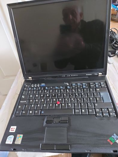 Lenovo T60p IBM Thinkpad, in excellent cosmetic condition, Battery is Good but states Error with Date & Time, and displays Lock Sign
