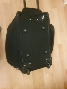 Travel Bag on Wheels 35Ltr ... Colour: Black .. Size: 27" x 11" x 10" Price Drop