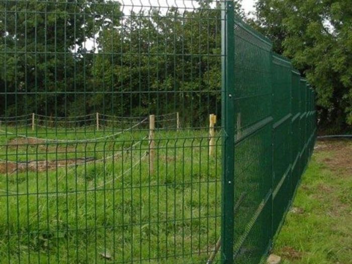 Industrial V Mesh Fencing / Twin Wire Fencing / Do