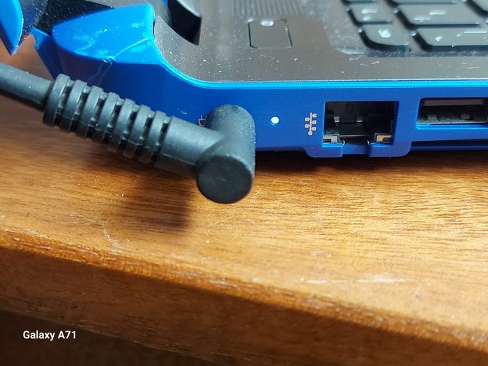 HP Pavilion 15.6 inch Laptop, Blue, Intel Core i3-5157U, 2.5GHz, 8GB Ram, 1 Terrabyte HDD, Windows 10, Microsoft Edge, Opera, Firefox, avast, VLC
