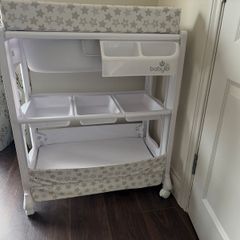 Changing table with bath tub