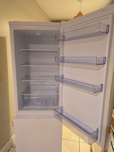 Fridge working